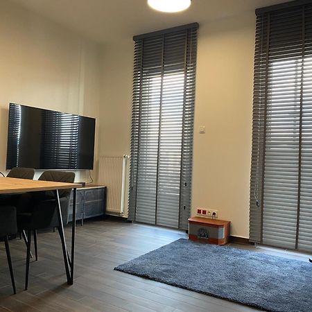 Apartamenty Wola Tower Varsóvia Exterior foto