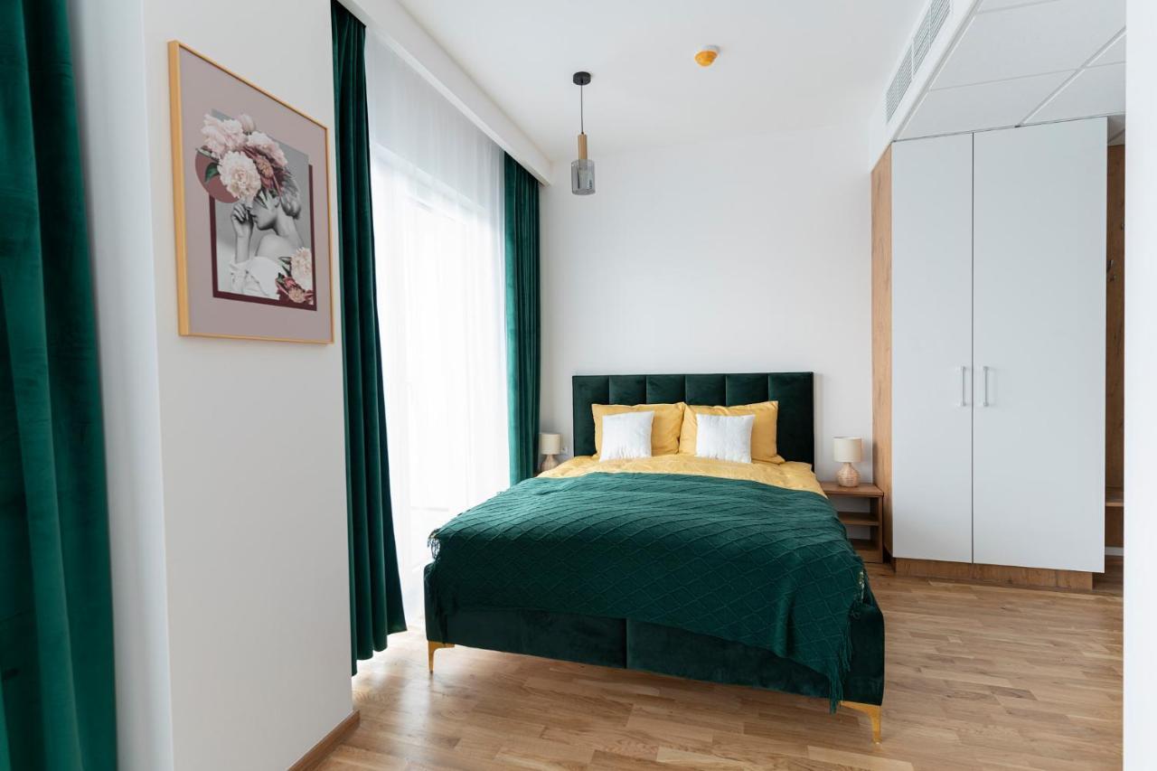 Apartamenty Wola Tower Varsóvia Exterior foto