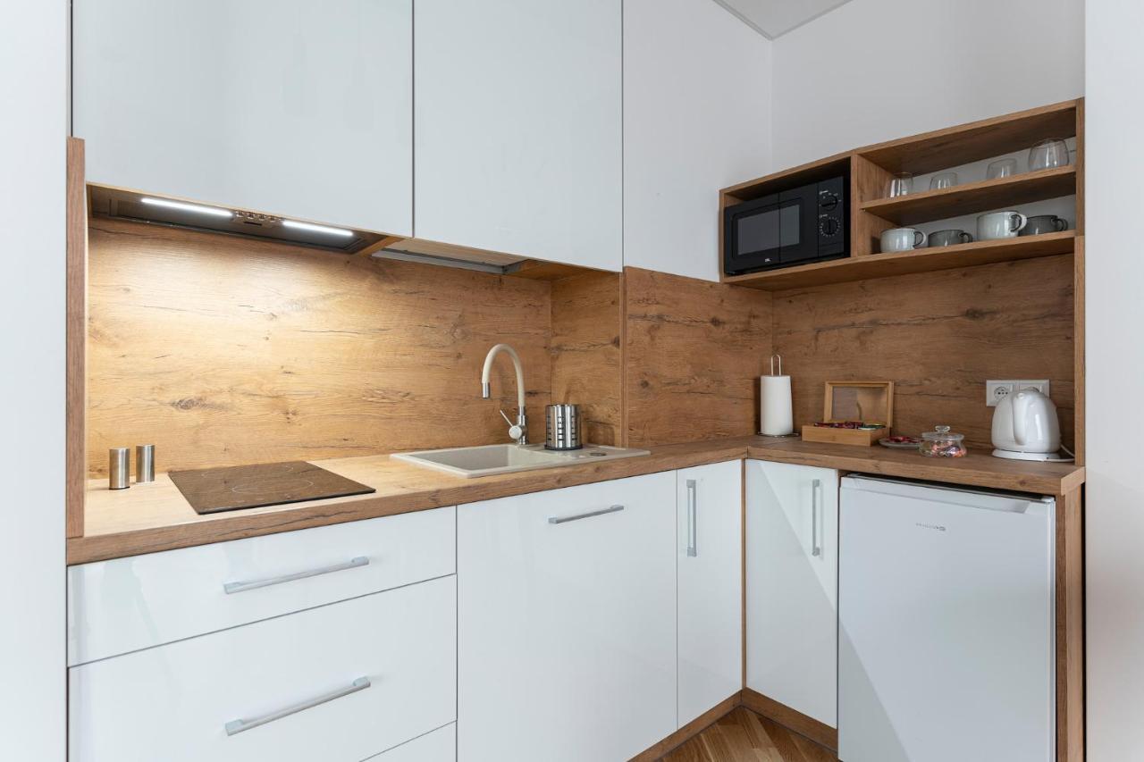 Apartamenty Wola Tower Varsóvia Exterior foto