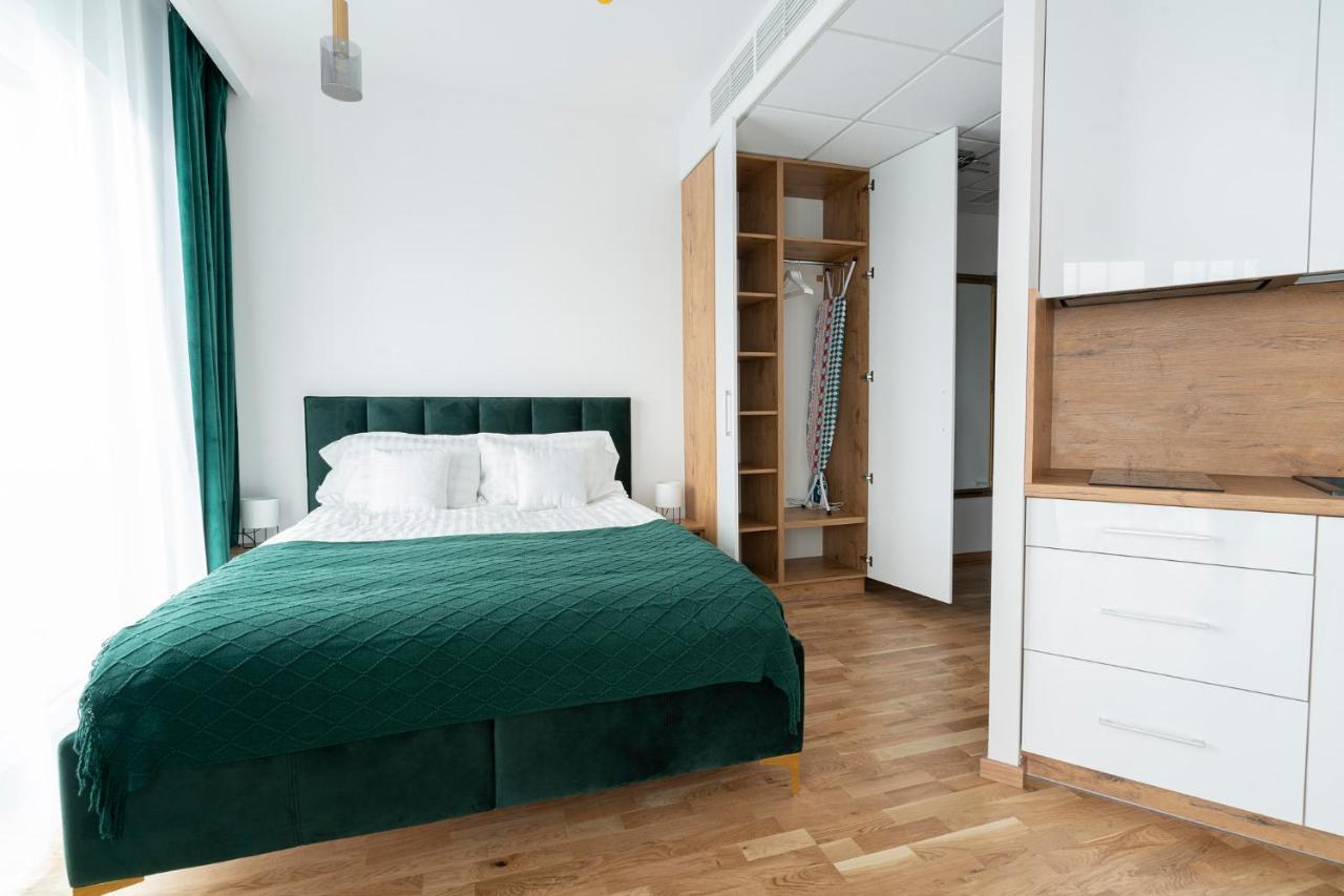 Apartamenty Wola Tower Varsóvia Exterior foto