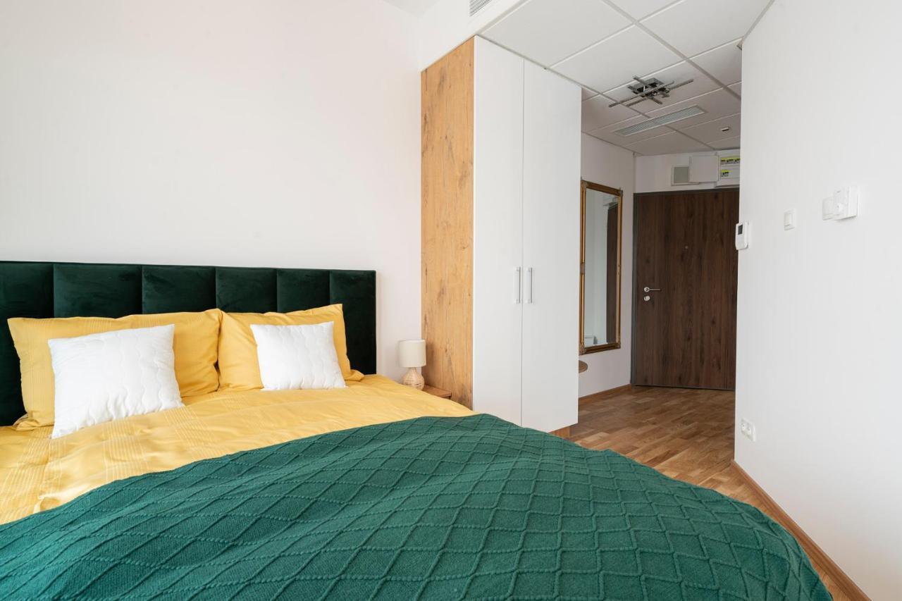 Apartamenty Wola Tower Varsóvia Exterior foto