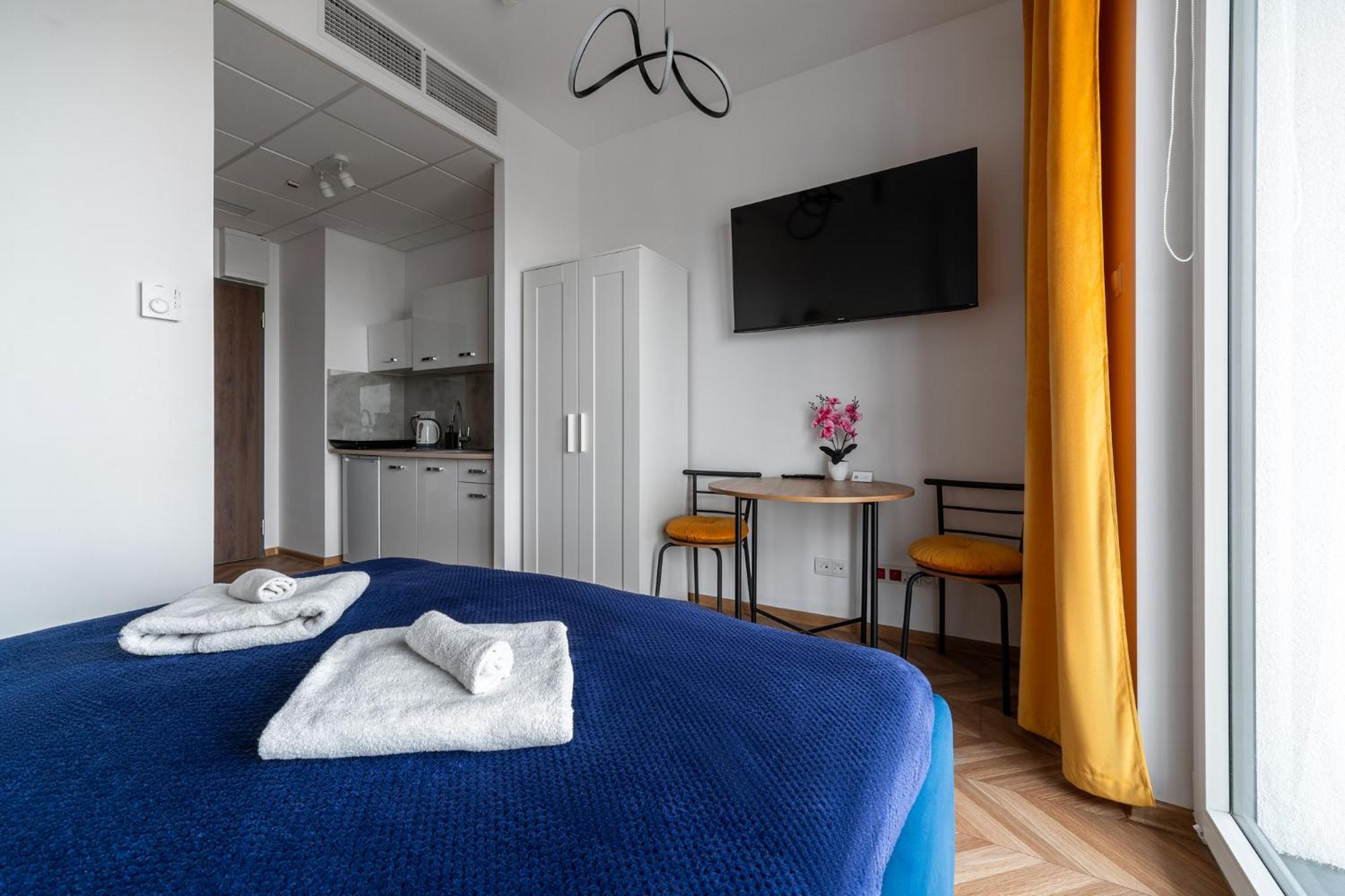 Apartamenty Wola Tower Varsóvia Exterior foto
