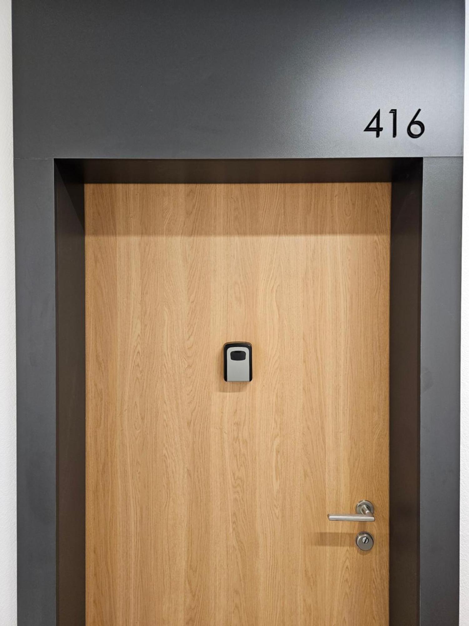 Apartamenty Wola Tower Varsóvia Exterior foto