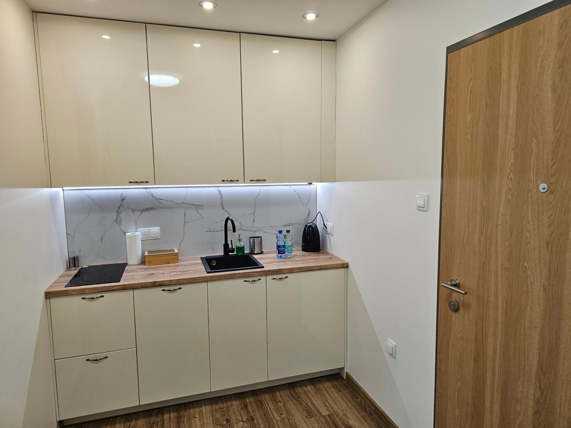 Apartamenty Wola Tower Varsóvia Exterior foto