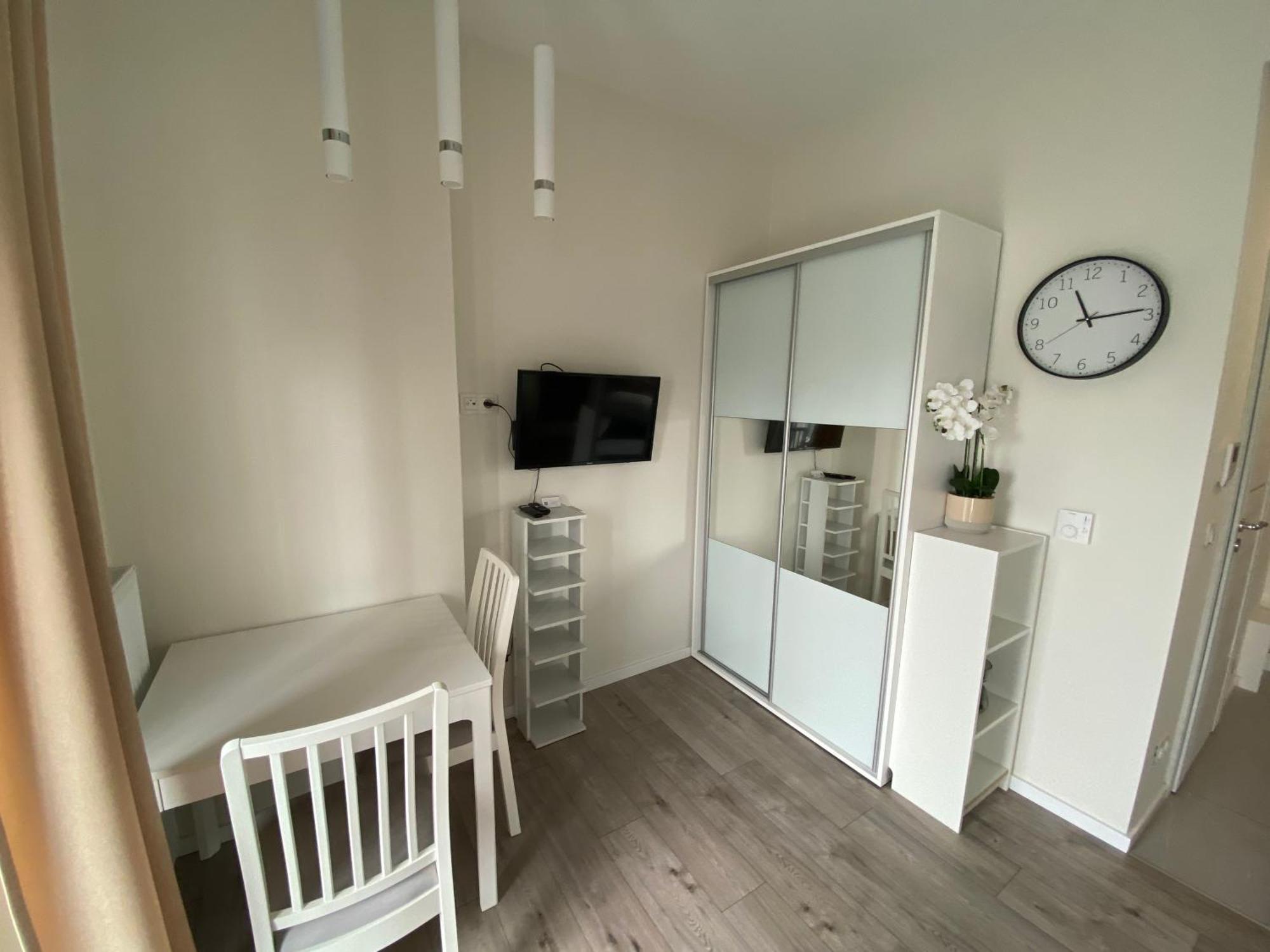 Apartamenty Wola Tower Varsóvia Exterior foto