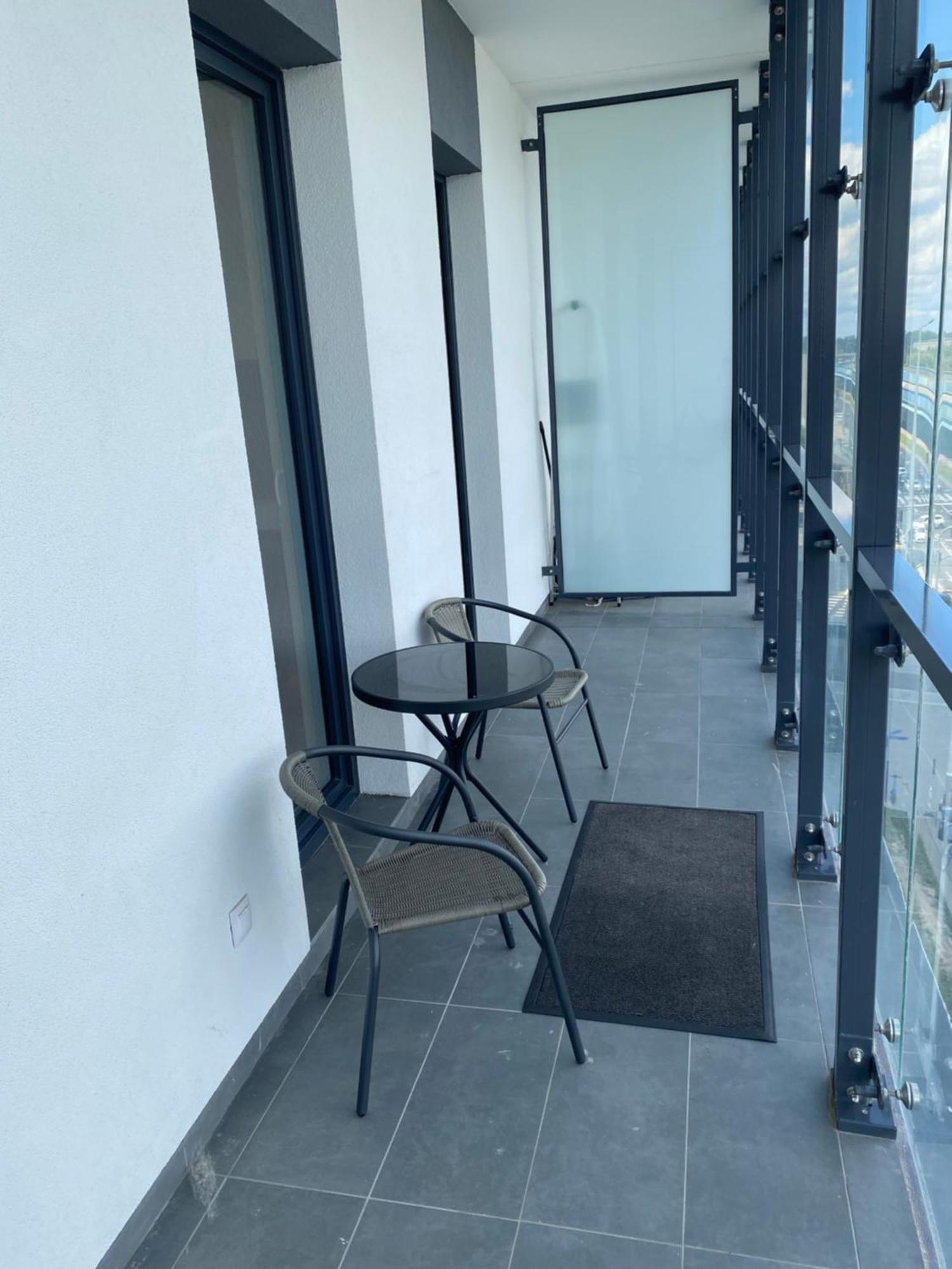 Apartamenty Wola Tower Varsóvia Exterior foto