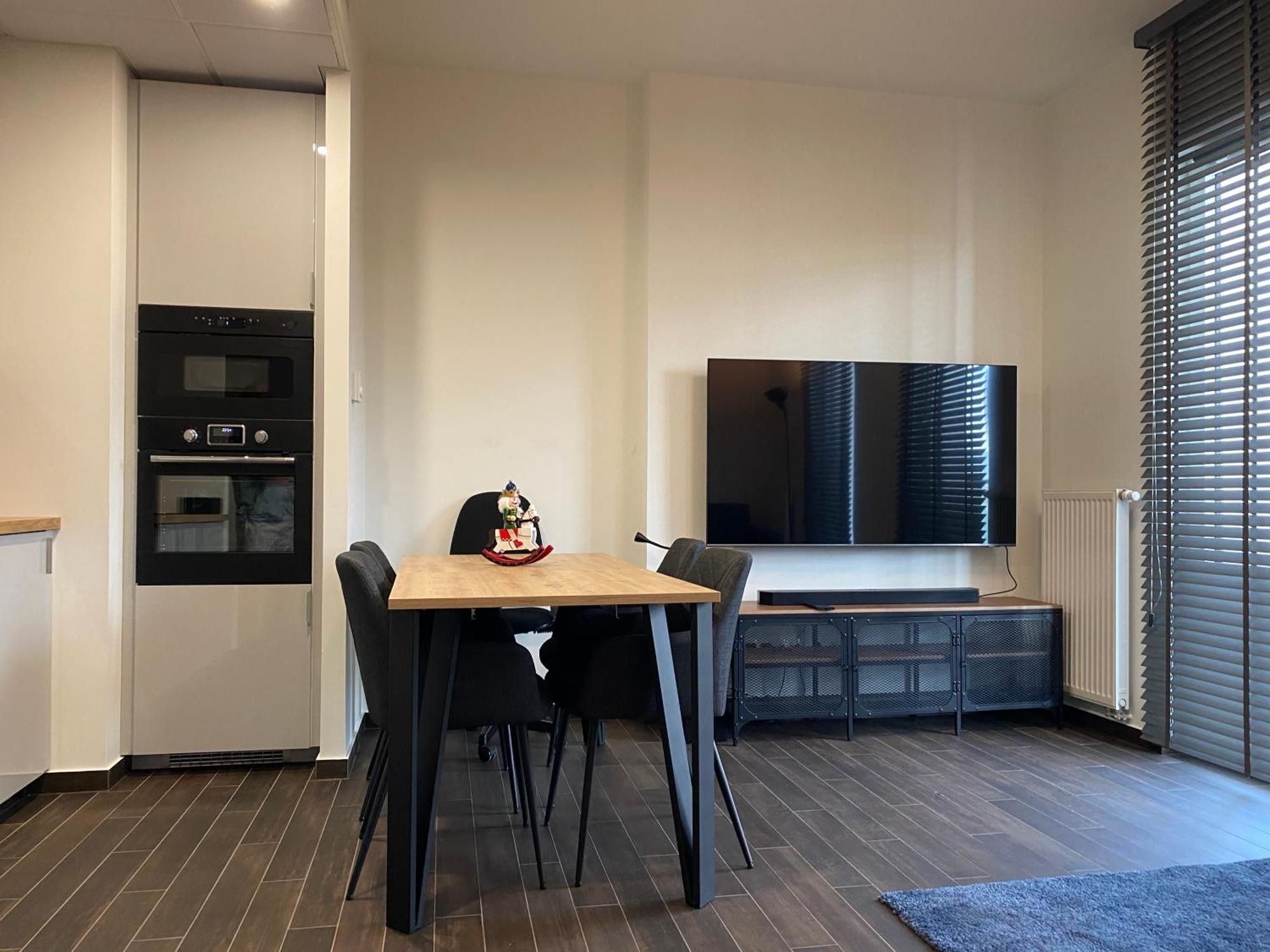 Apartamenty Wola Tower Varsóvia Exterior foto